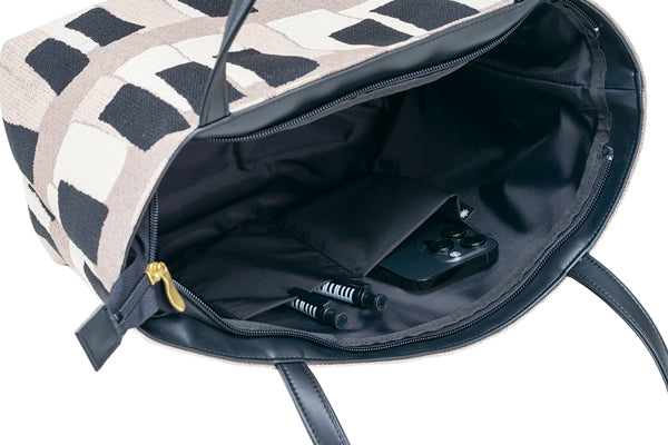 モノピアノ　トラペーズバッグ　オレンジ