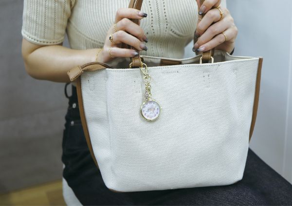 チャームウォッチ　ねことグランドピアノ　グラデーションパープル